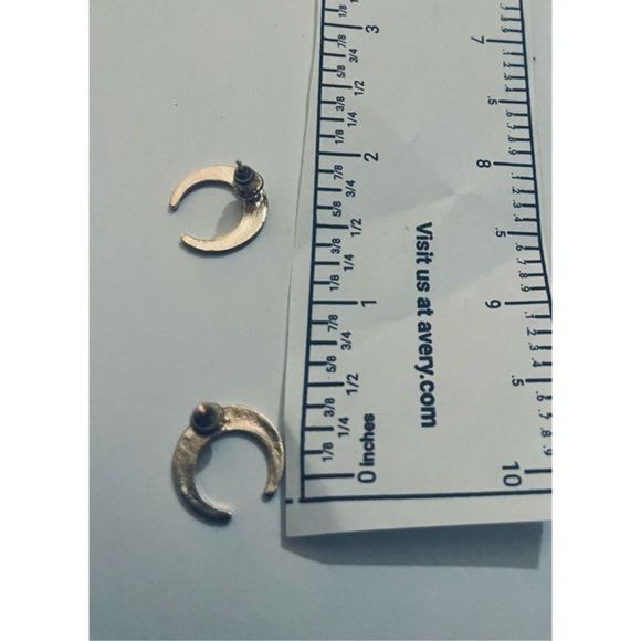 Gold moon stud EARRINGS - Picture 4 of 5